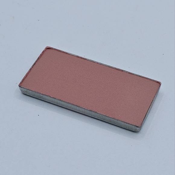 Mary Kay Hint of Pink Chromafusion Cheek Powder - Picture 3 of 5